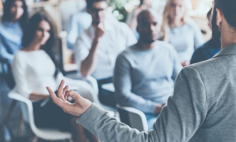 16 Nonverbal Pitfalls For Leaders To Avoid To Give An Effective Speech 16 Nonverbal Pitfalls For Leaders To Avoid To Give An Effective Speech