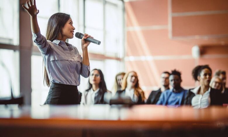 4 Phrases Successful Leaders Intentionally Use To Motivate Their Teams 4 Phrases Successful Leaders Intentionally Use To Motivate Their Teams
