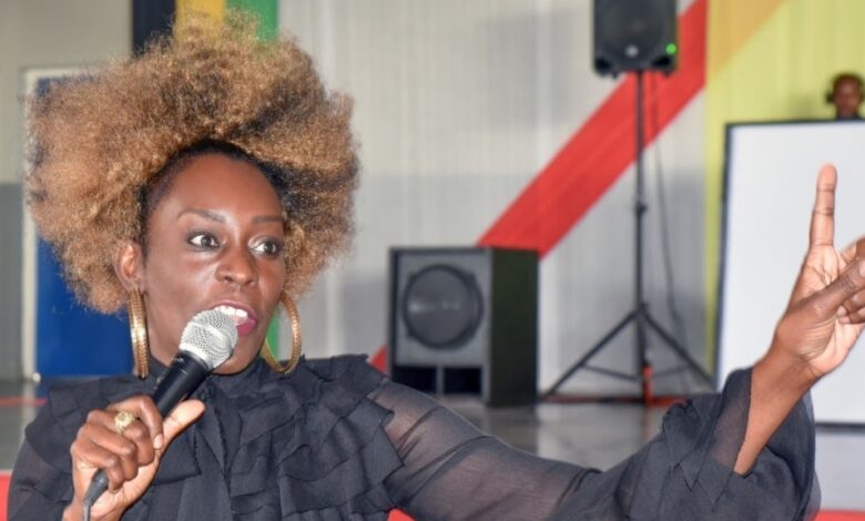 ‘Ugly duckling’ turned motivational speaker – the Simone Rhoden story ‘Ugly duckling’ turned motivational speaker – the Simone Rhoden story