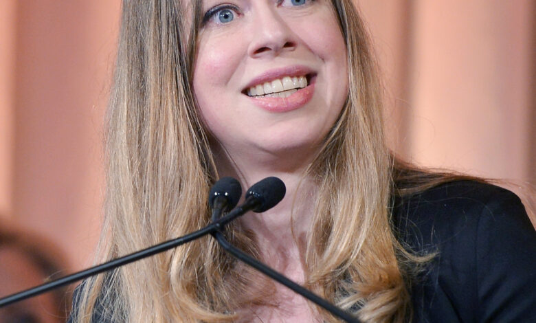 Chelsea Clinton rakes in K for speaking events Chelsea Clinton rakes in K for speaking events