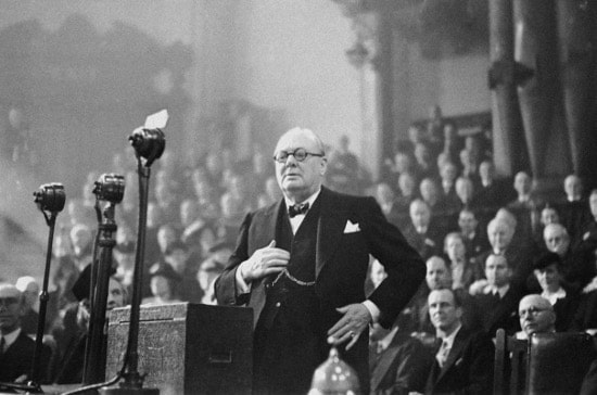 Public Speaking Guide: Tips from Churchill Public Speaking Guide: Tips from Churchill