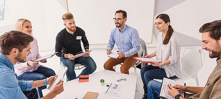 Using role-play to enhance the oral communication performance of non-English major freshmen at Van Lang University Using role-play to enhance the oral communication performance of non-English major freshmen at Van Lang University