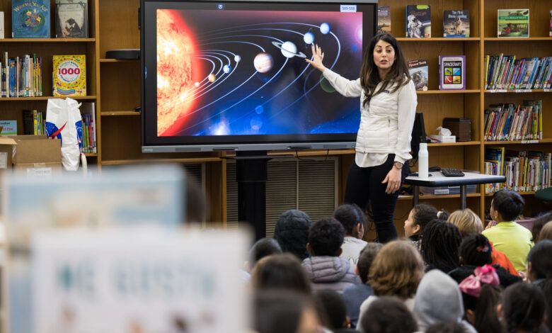 NASA Engagement Platform Brings Experts to Classrooms, Communities NASA Engagement Platform Brings Experts to Classrooms, Communities