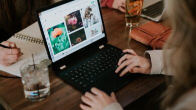 10 LinkedIn Background Photo Ideas To Make Your Profile Stand Out